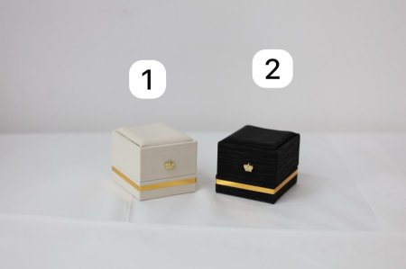 علب دبل مخمل مع تاج