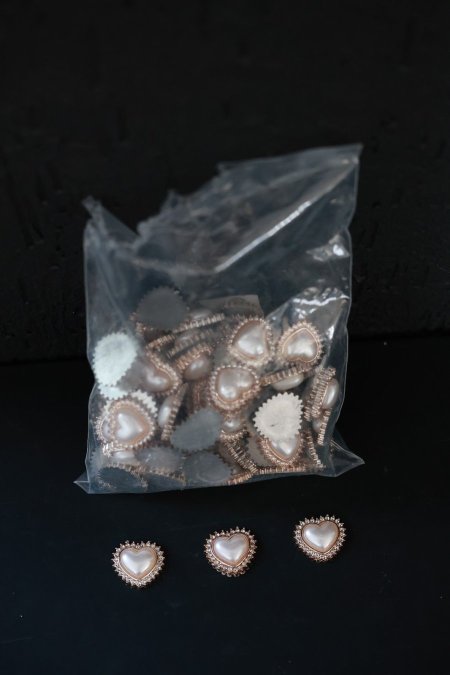 قطع تزين معدن قلب - بكيت 100 حبة ( قياس 25 mm )