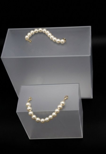طقم صندوق بوكس اكريليك  شفاف مع يد لولو( طقم 2 قطع ) <br> <span class='text-color-warm'>سيتوفر قريباً</span>
